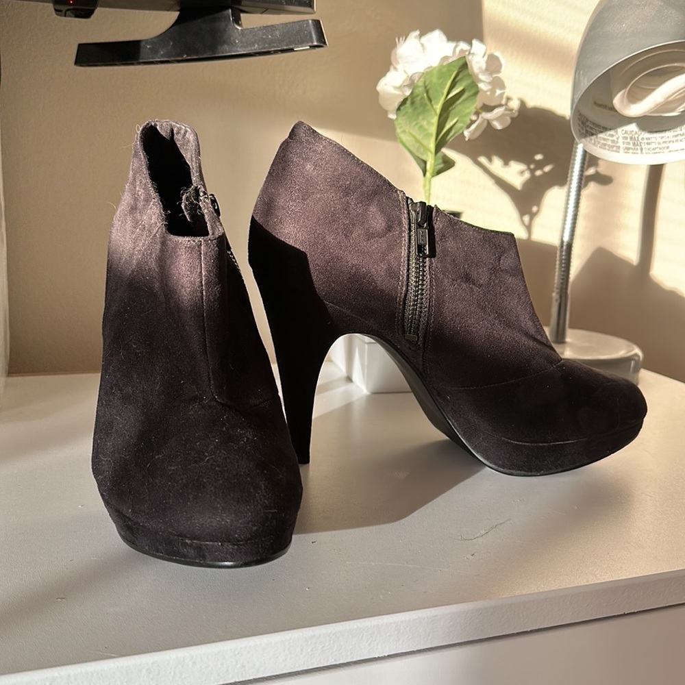 Size 42(9.5) black suede high heel boot- H&M